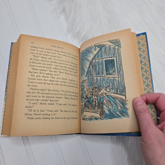 Trixie Belden and The Happy Valley Mystery by Kathryn Kenny, HB 1962 - Picture 8 of 12